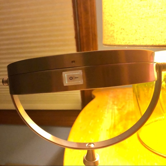 Rose Gold LED Lighted Makeup / Vanity Mirror - Picture 3 of 5